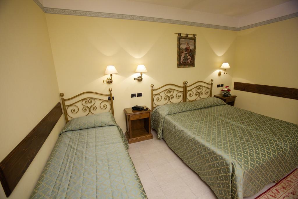 Campiglione Hotel Assisi Room photo